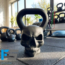 Cargar imagen en el visor de la galería, Pesa rusa kettlebell calavera